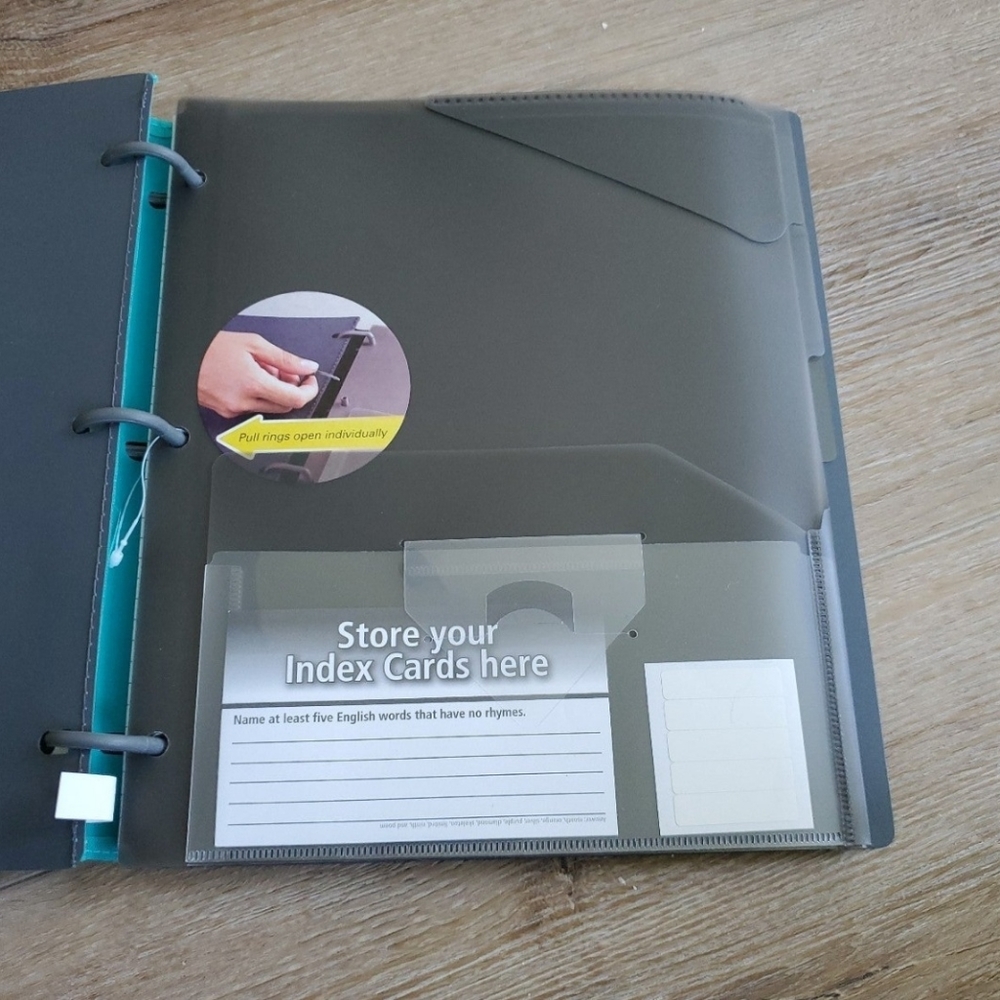 Binder NWT - Picture 2 of 9